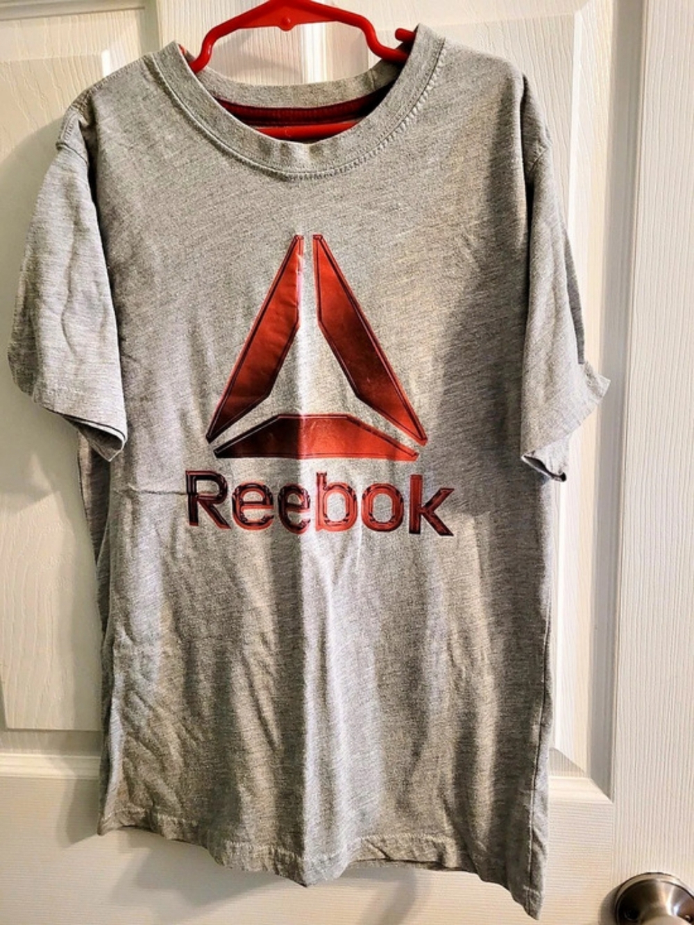 Reebok Kids Graphic Tee Size 10/12 Gray Red